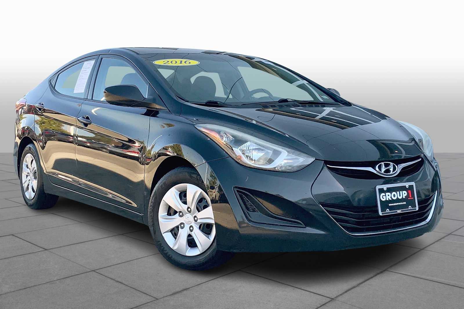 2016 Hyundai Elantra SE photo 2