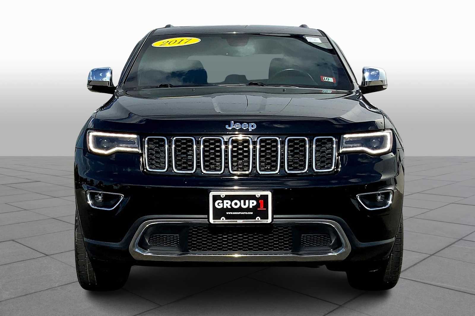 2017 Jeep Grand Cherokee Limited photo 2
