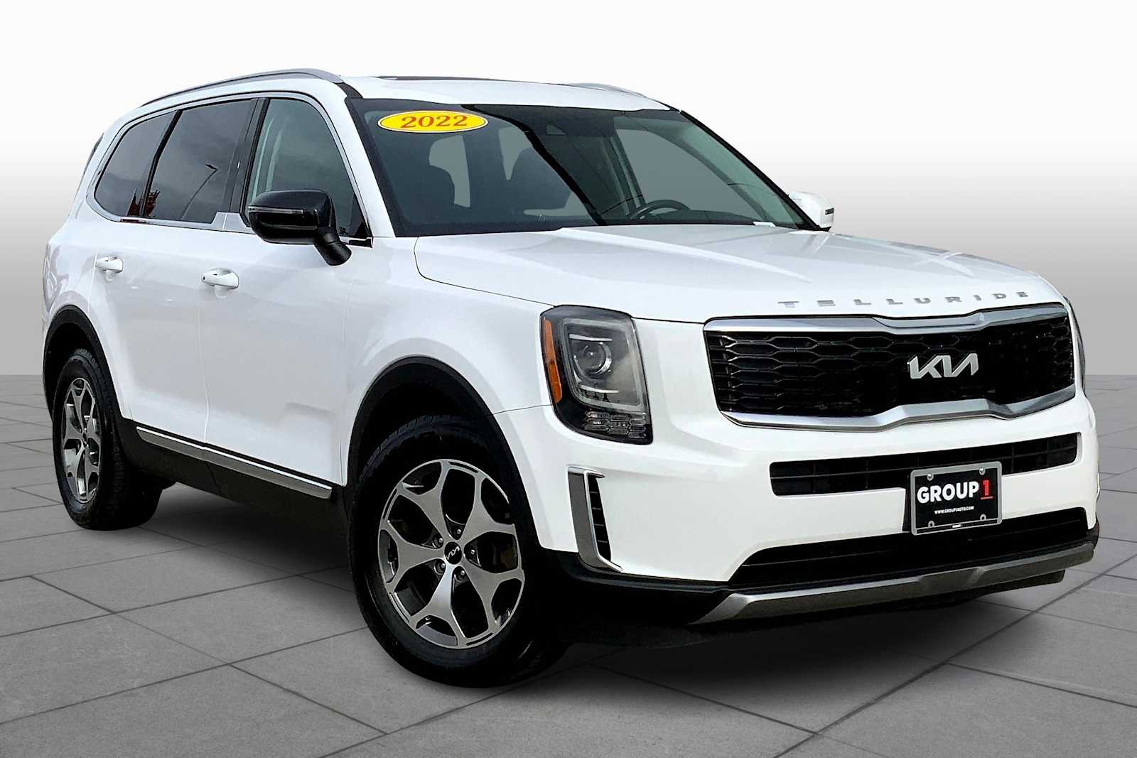 2022 Kia Telluride EX photo 2