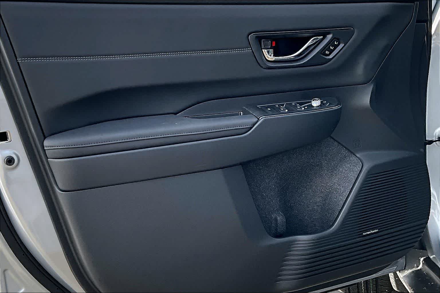 2026 Subaru Outback Touring XT - Photo 10
