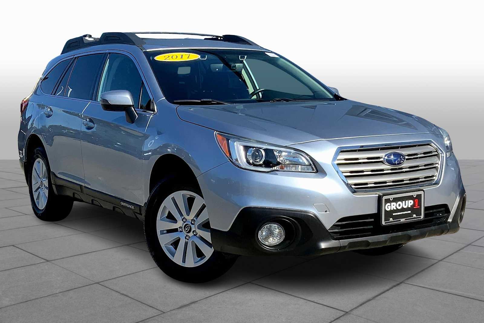 2017 Subaru Outback Premium 2.5i photo 2