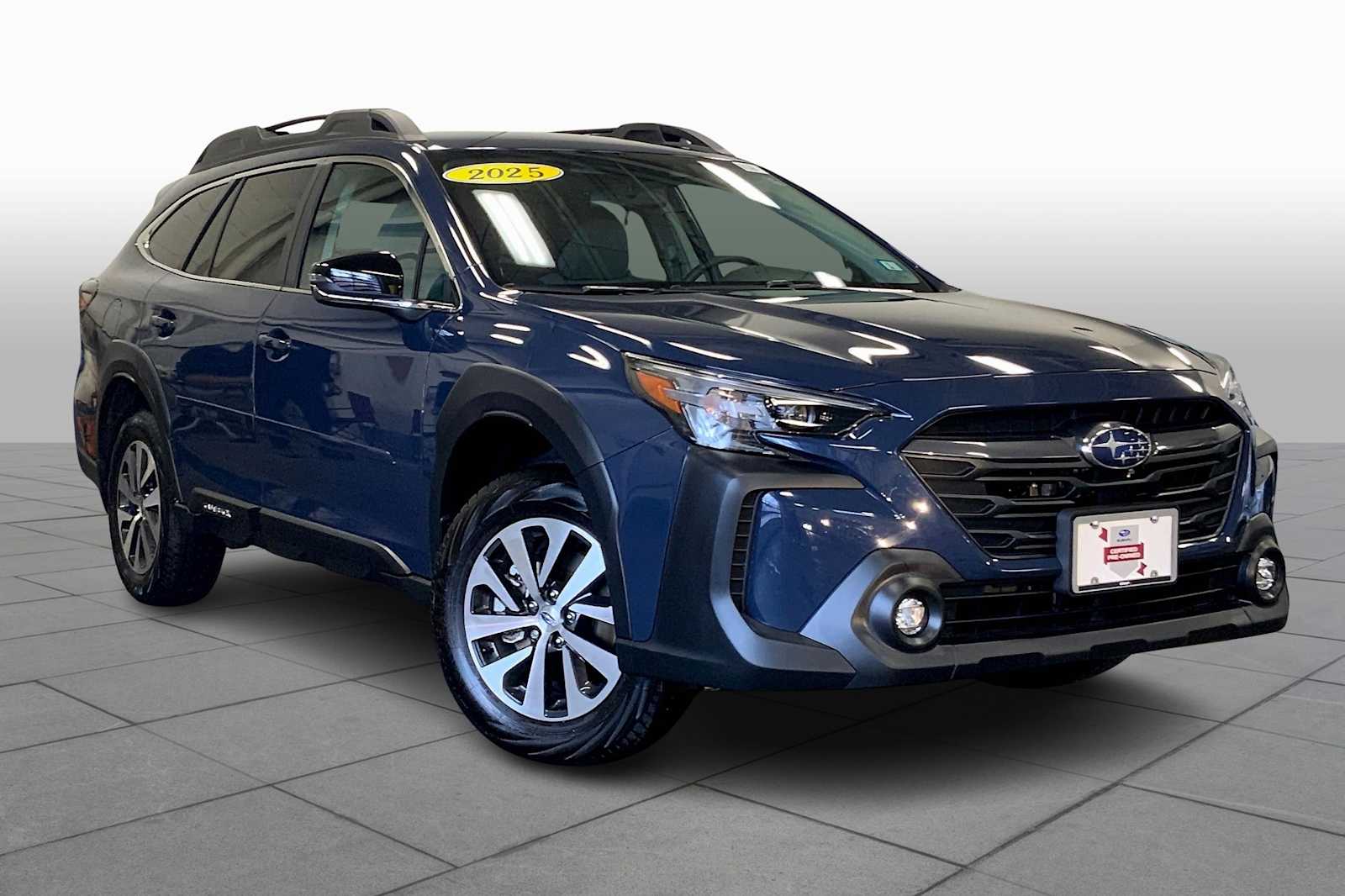 2025 Subaru Outback Premium photo 2