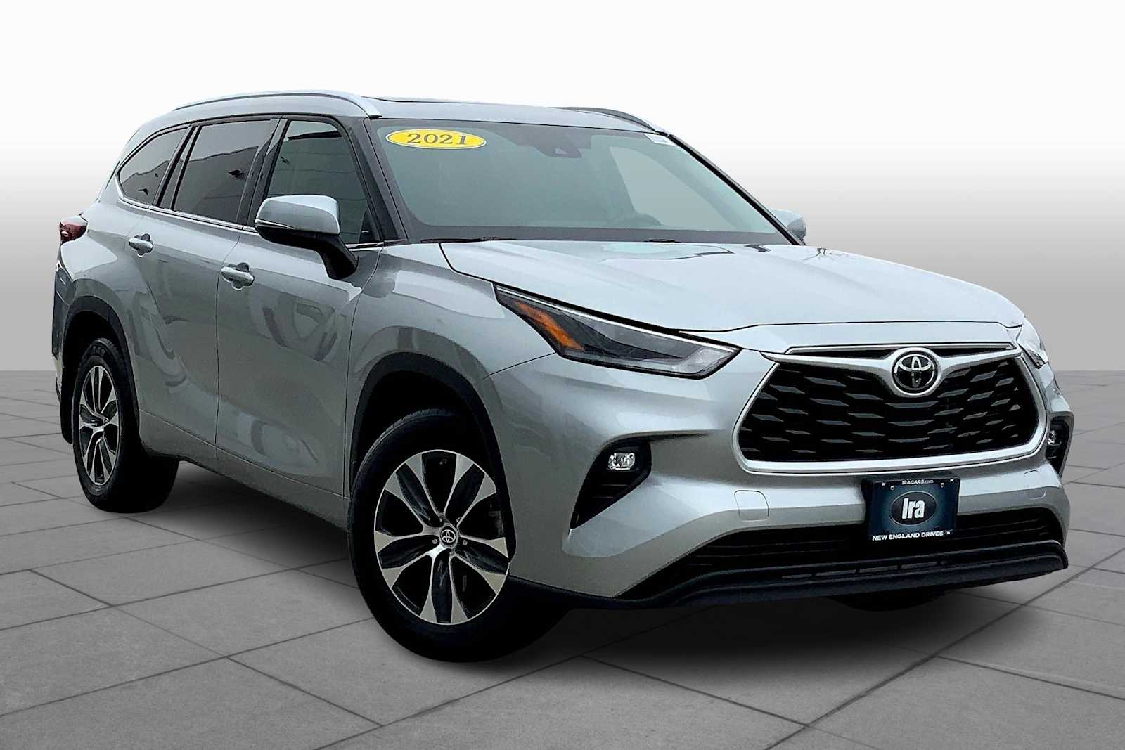 Used 2021 Toyota Highlander XLE with VIN 5TDGZRBH3MS539078 for sale in Manchester, NH