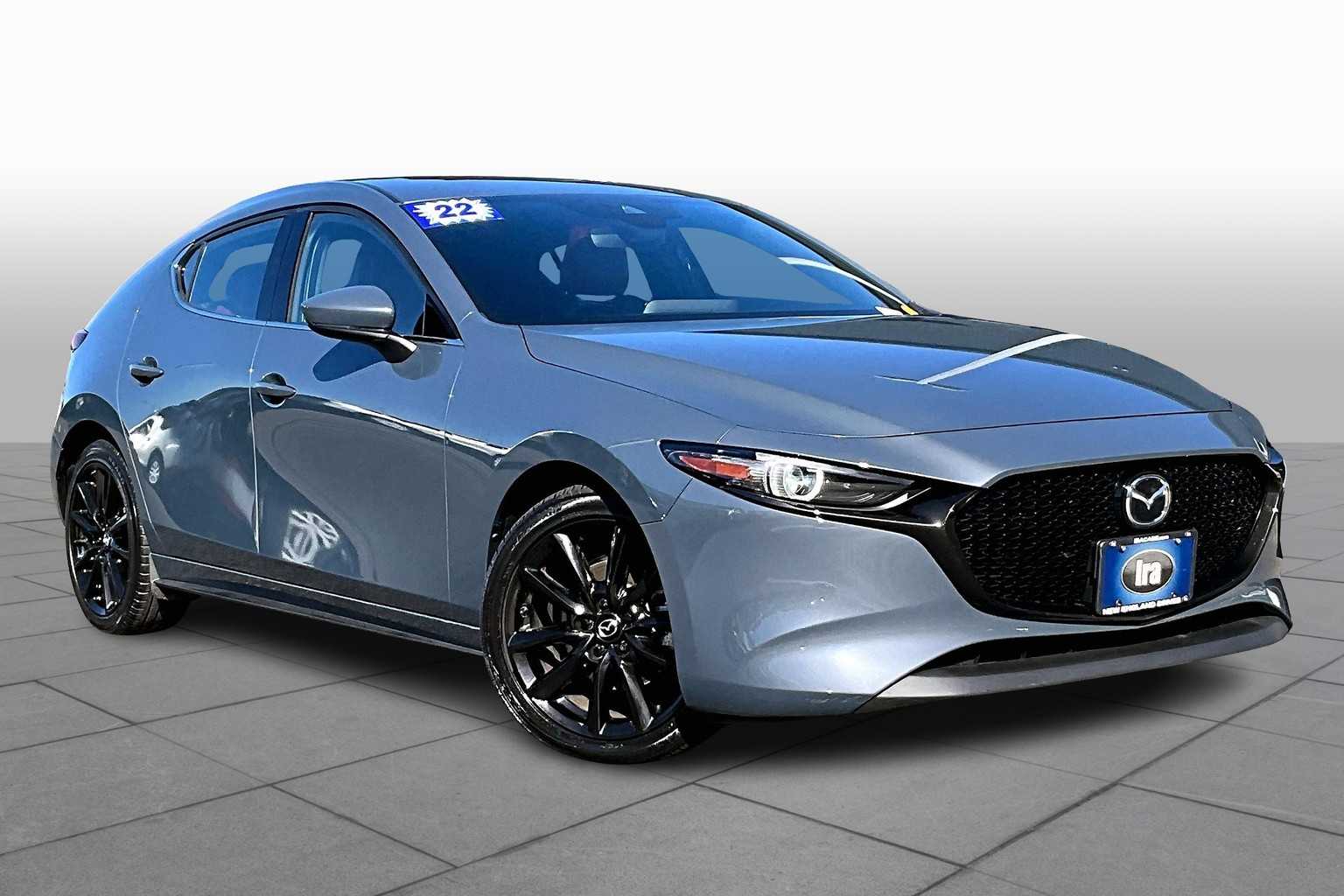 2022 Mazda Mazda3 Premium Hatchback photo 2