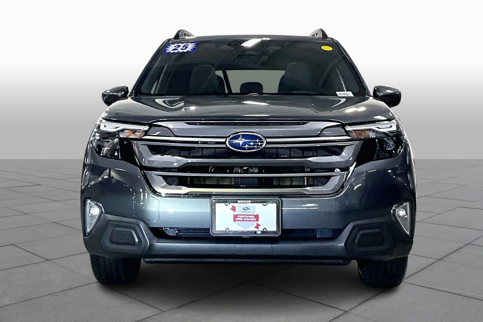 2025 Subaru Forester Premium photo 3