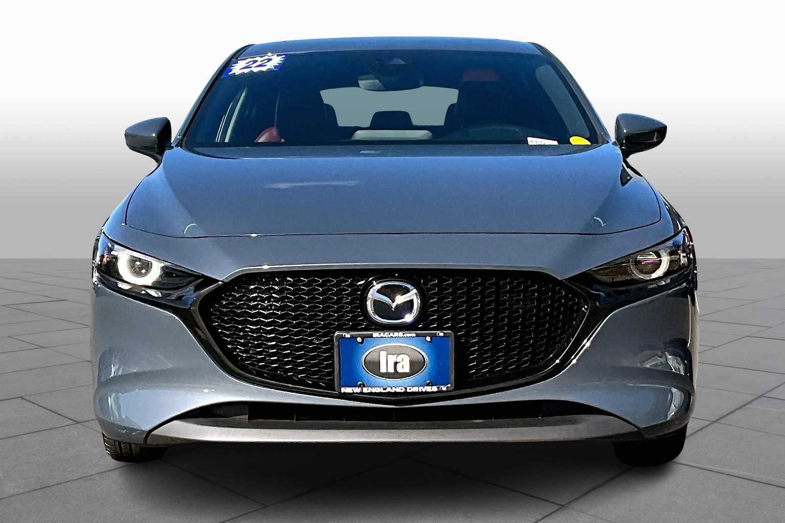 2022 Mazda Mazda3 Premium Hatchback photo 3
