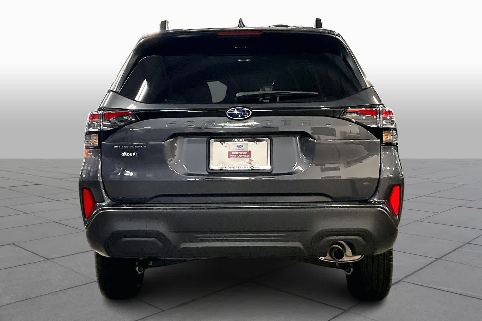 2025 Subaru Forester Premium photo 4