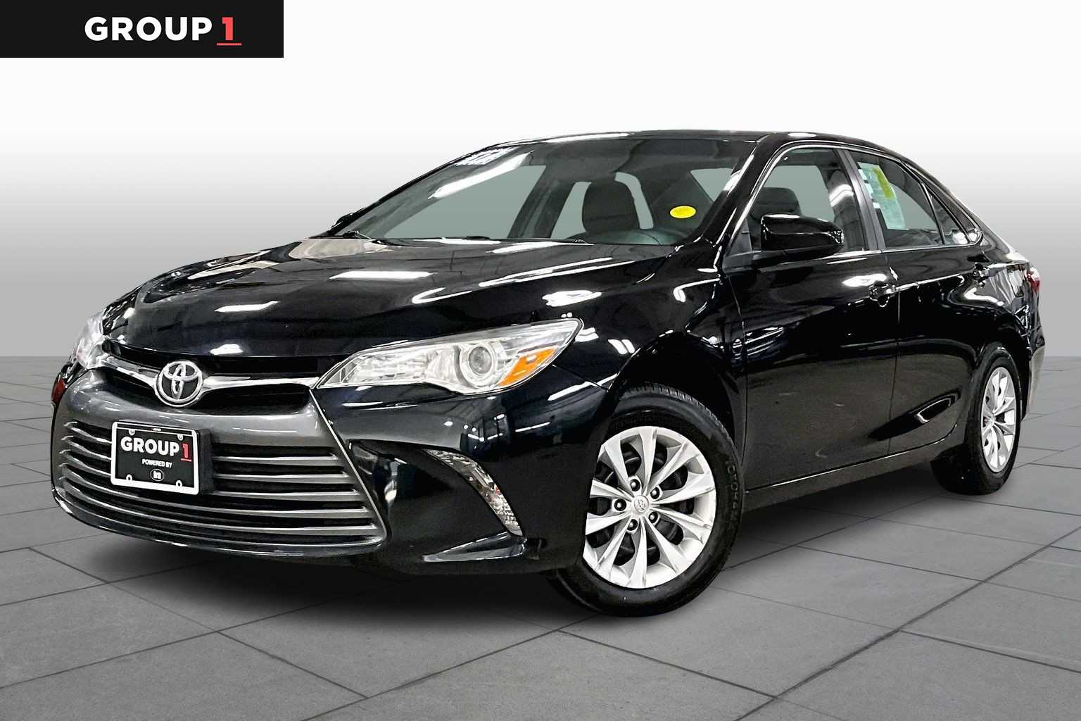 2017 Toyota Camry LE's photo