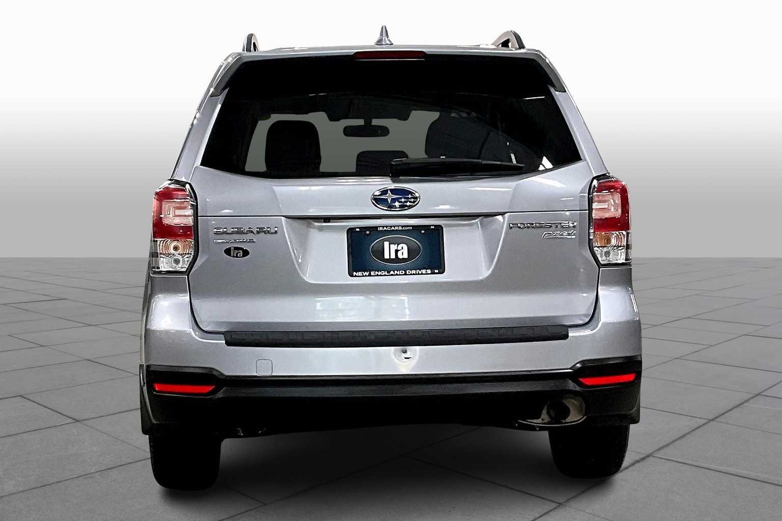 2017 Subaru Forester 2.5i Premium photo 4