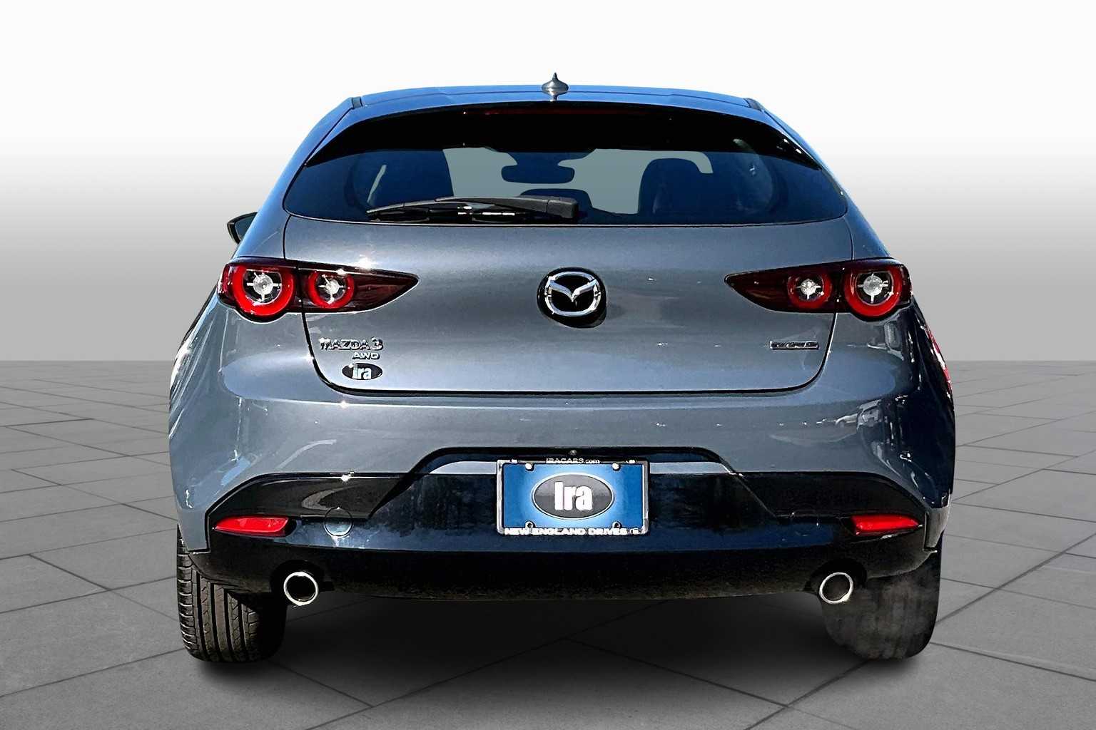 2022 Mazda Mazda3 Premium Hatchback photo 4