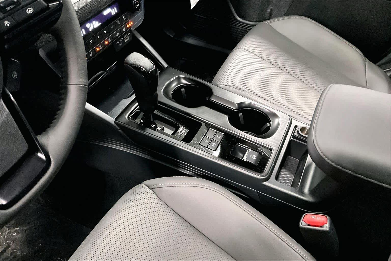 2026 Subaru Outback Limited - Photo 7