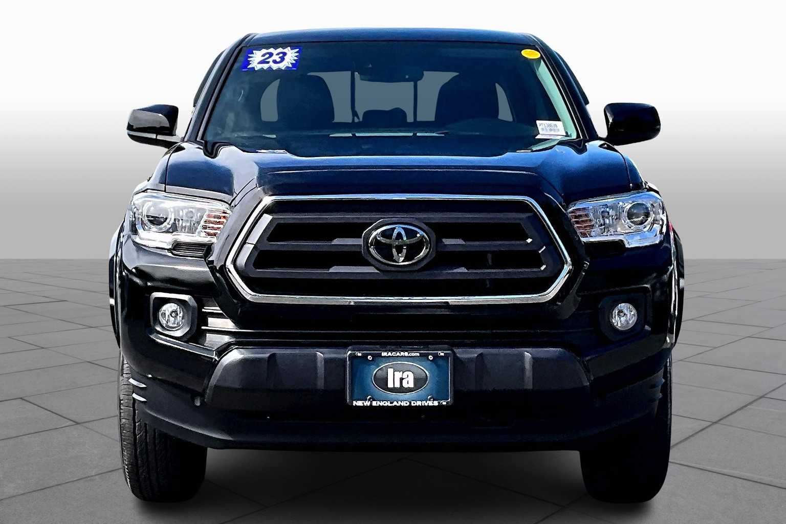 2023 Toyota Tacoma SR5 V6 photo 2