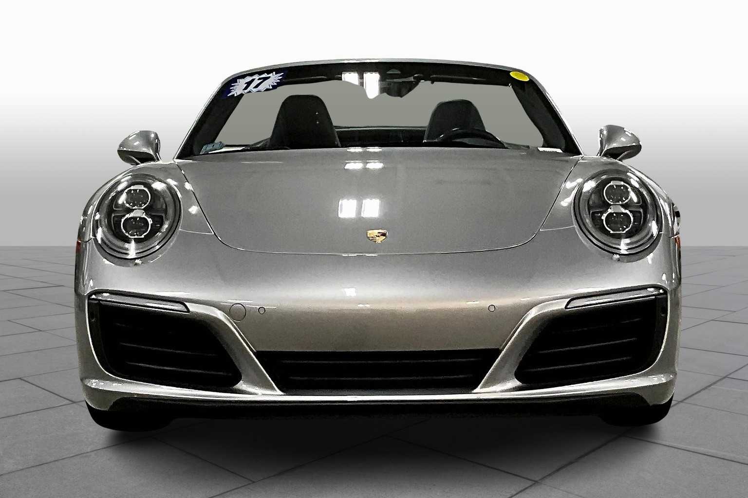 2017 Porsche 911 Cabriolet photo 3