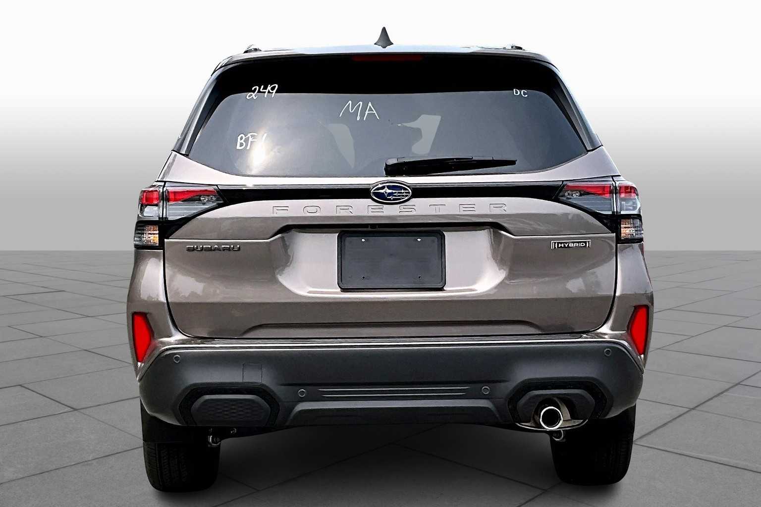 2025 Subaru Forester Touring photo 4