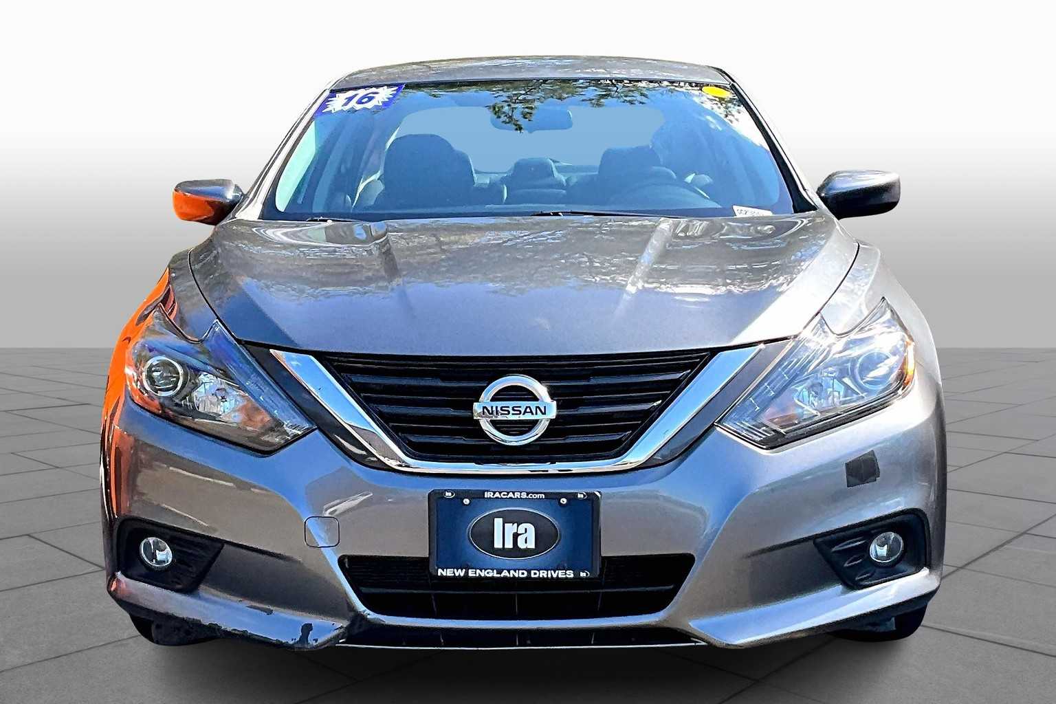 2016 Nissan Altima 3.5 SR photo 3