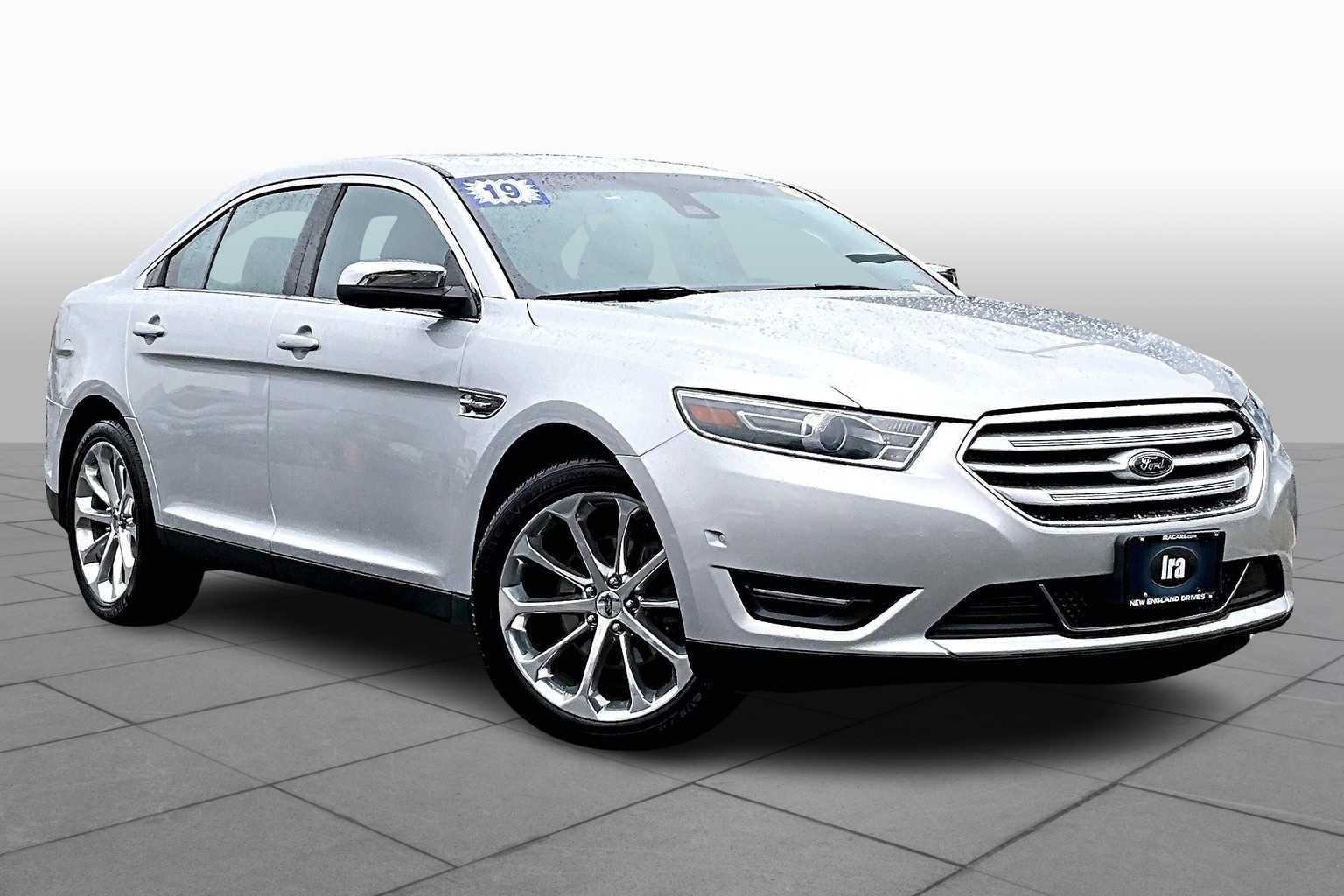 2019 Ford Taurus Limited photo 2