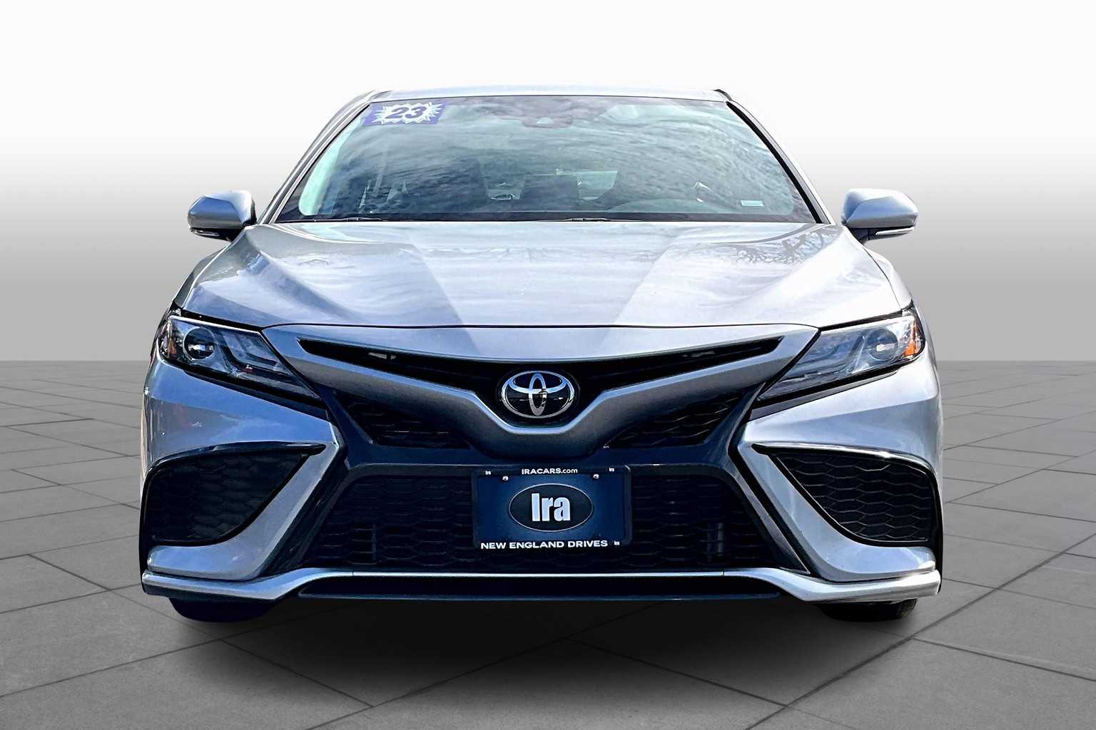 2023 Toyota Camry XSE photo 3