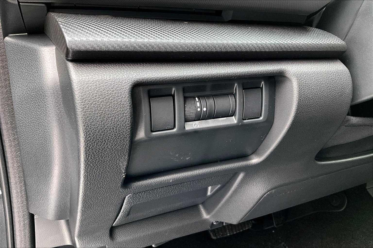 2025 Subaru Crosstrek Limited - Photo 18