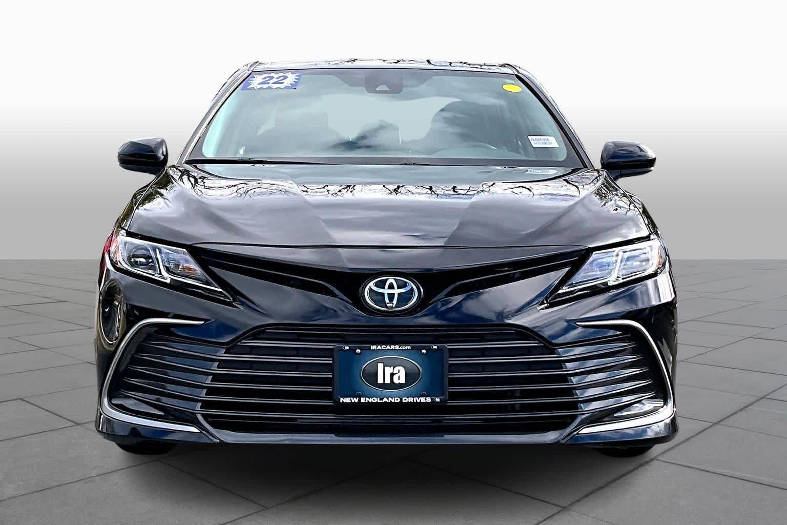 2022 Toyota Camry LE photo 3