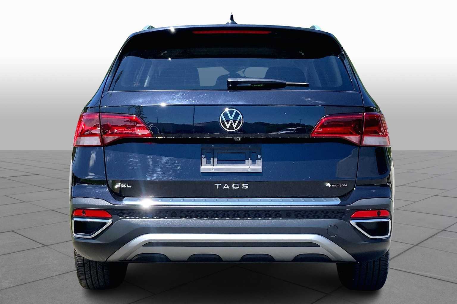 2023 Volkswagen Taos SEL photo 4