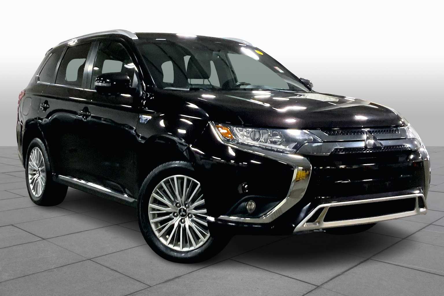 2019 Mitsubishi Outlander SEL photo 2