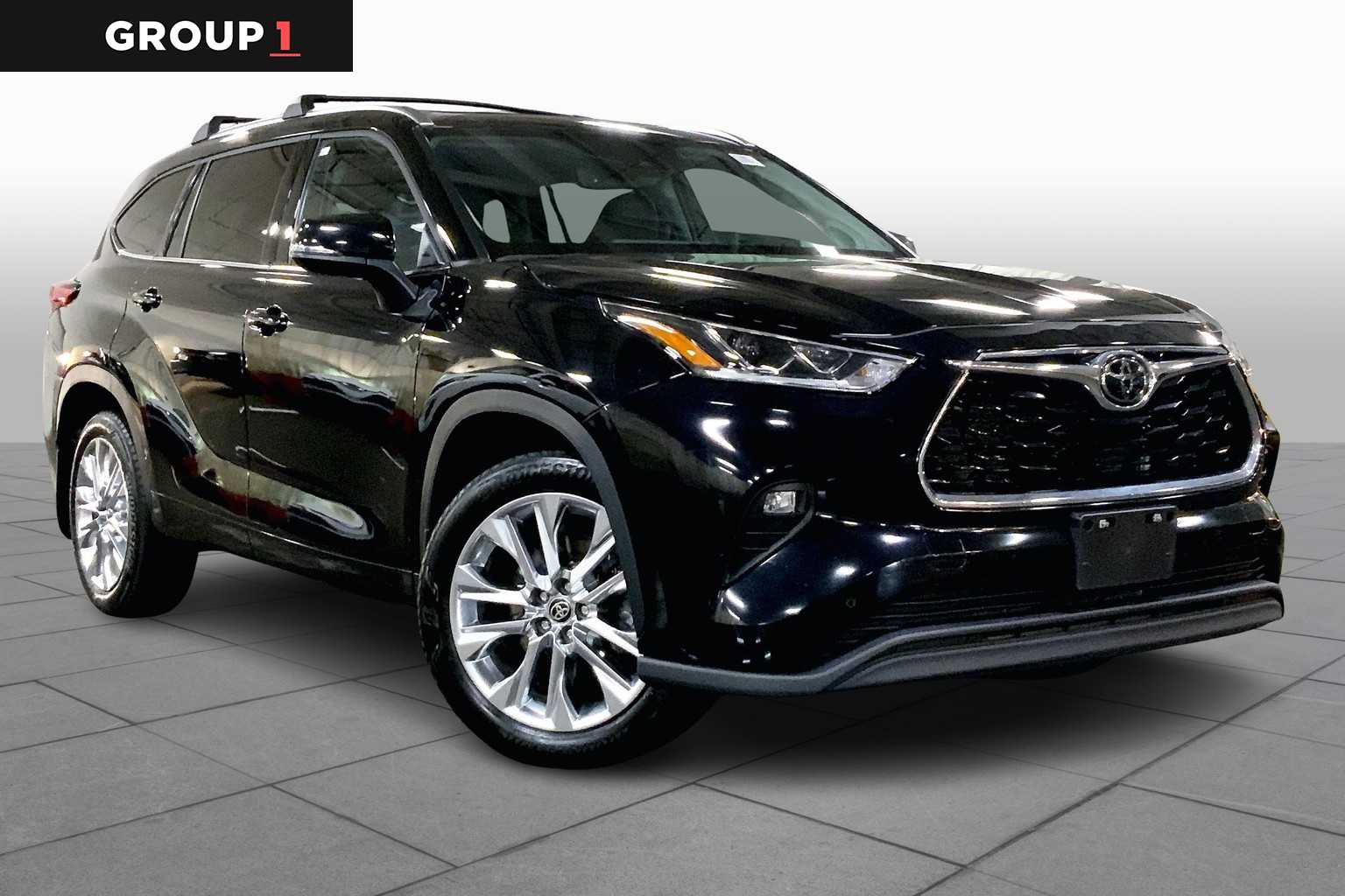 2023 Toyota Highlander Limited photo 2