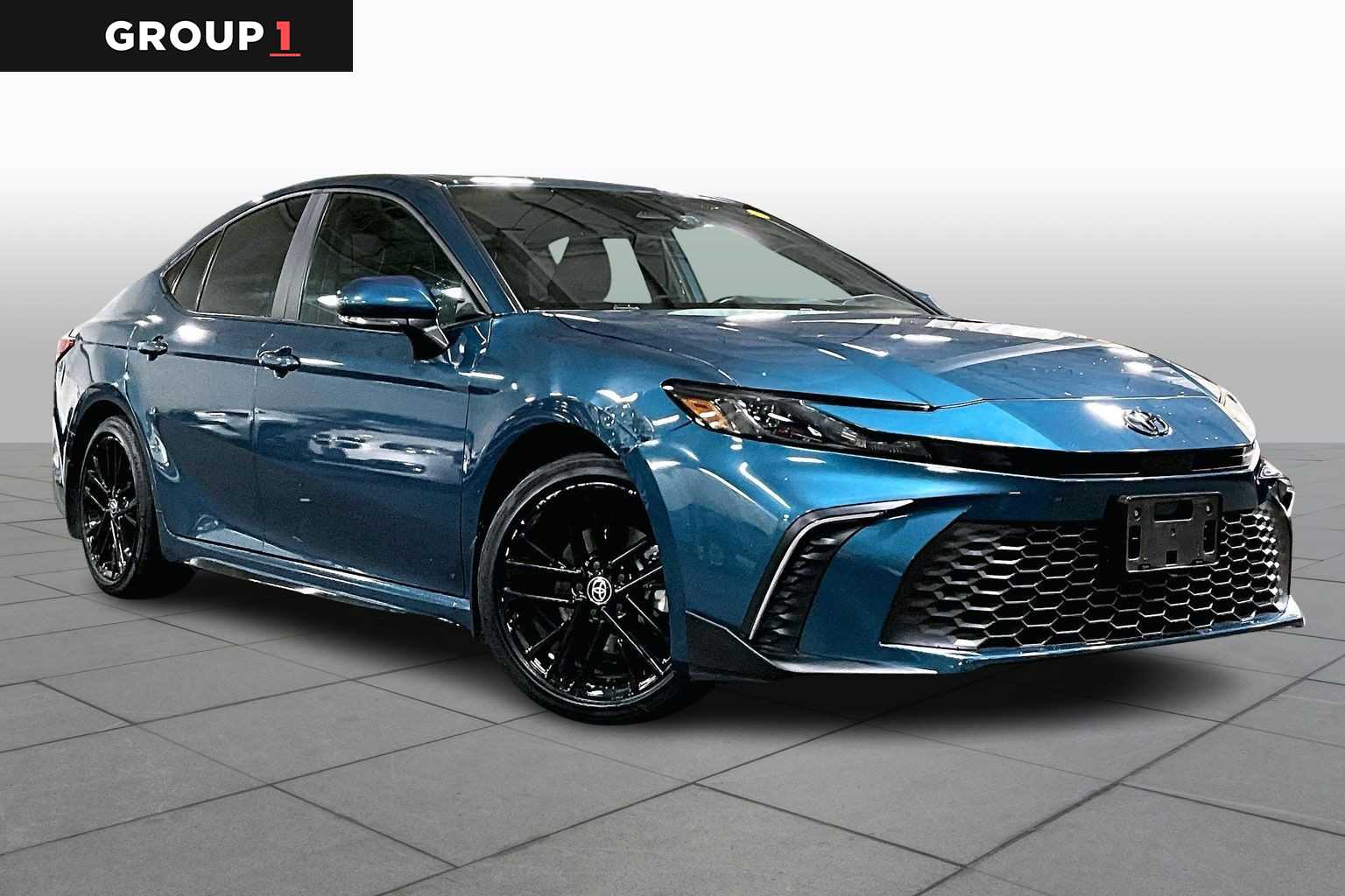 2025 Toyota Camry SE photo 2