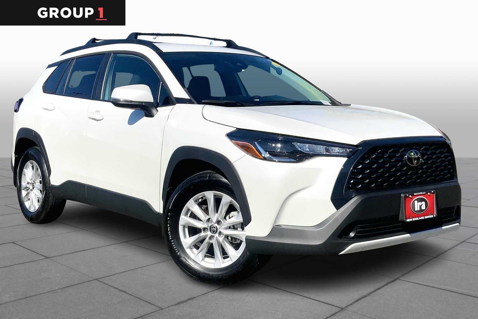 2022 Toyota Corolla Cross LE photo 2