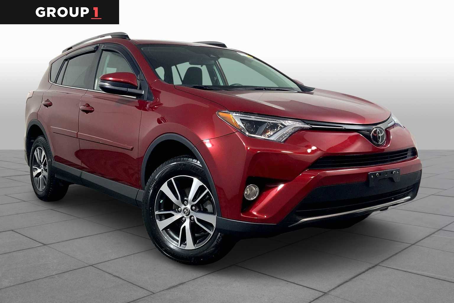 2018 Toyota RAV4 XLE photo 2