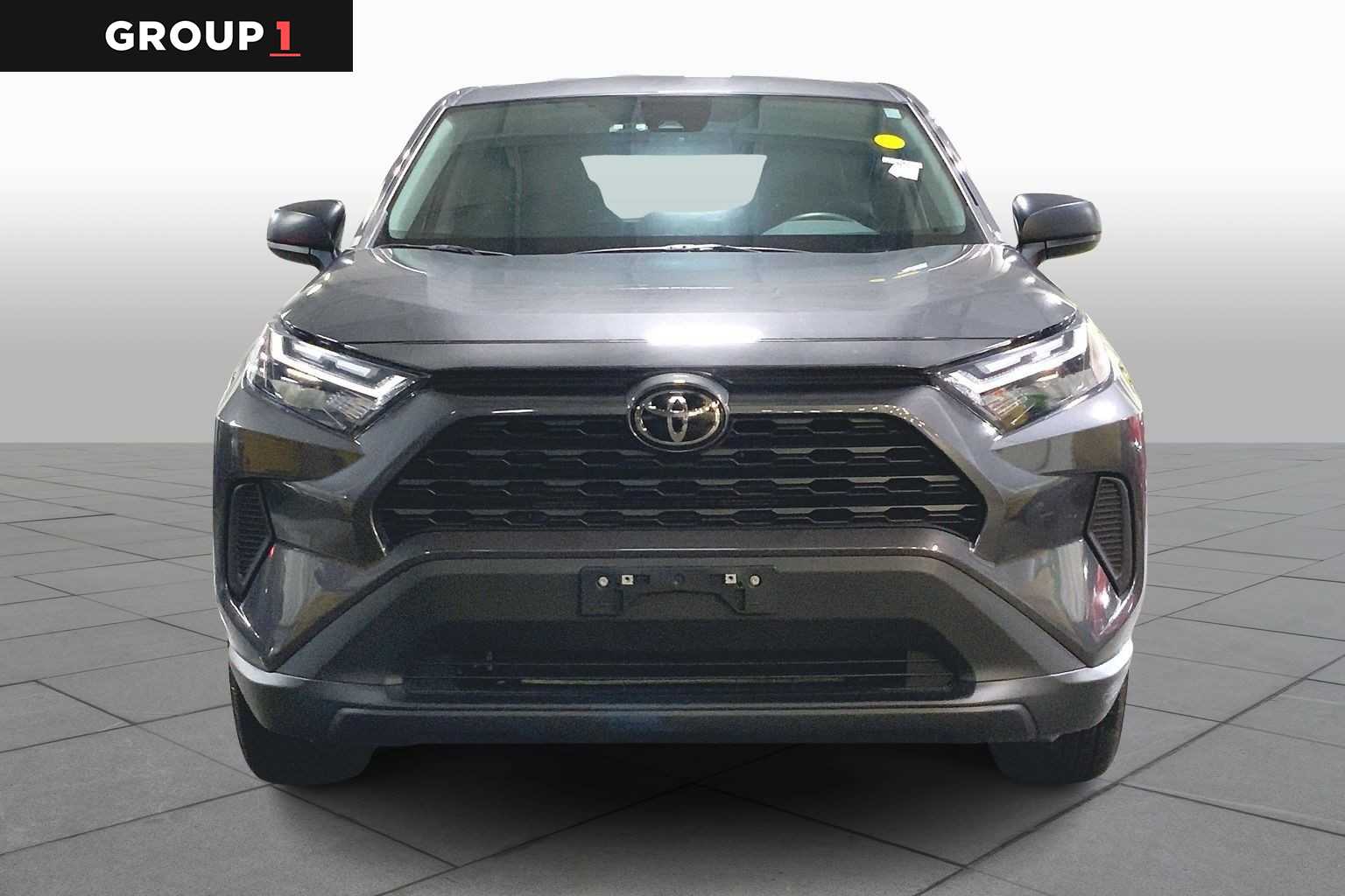 2023 Toyota RAV4 LE photo 3