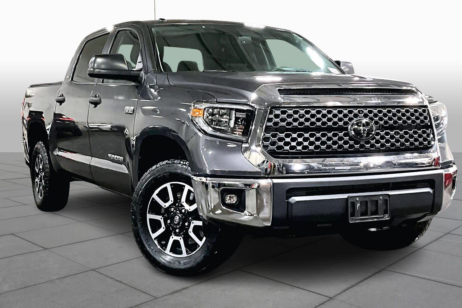 2018 Toyota Tundra SR5 CrewMax photo 2