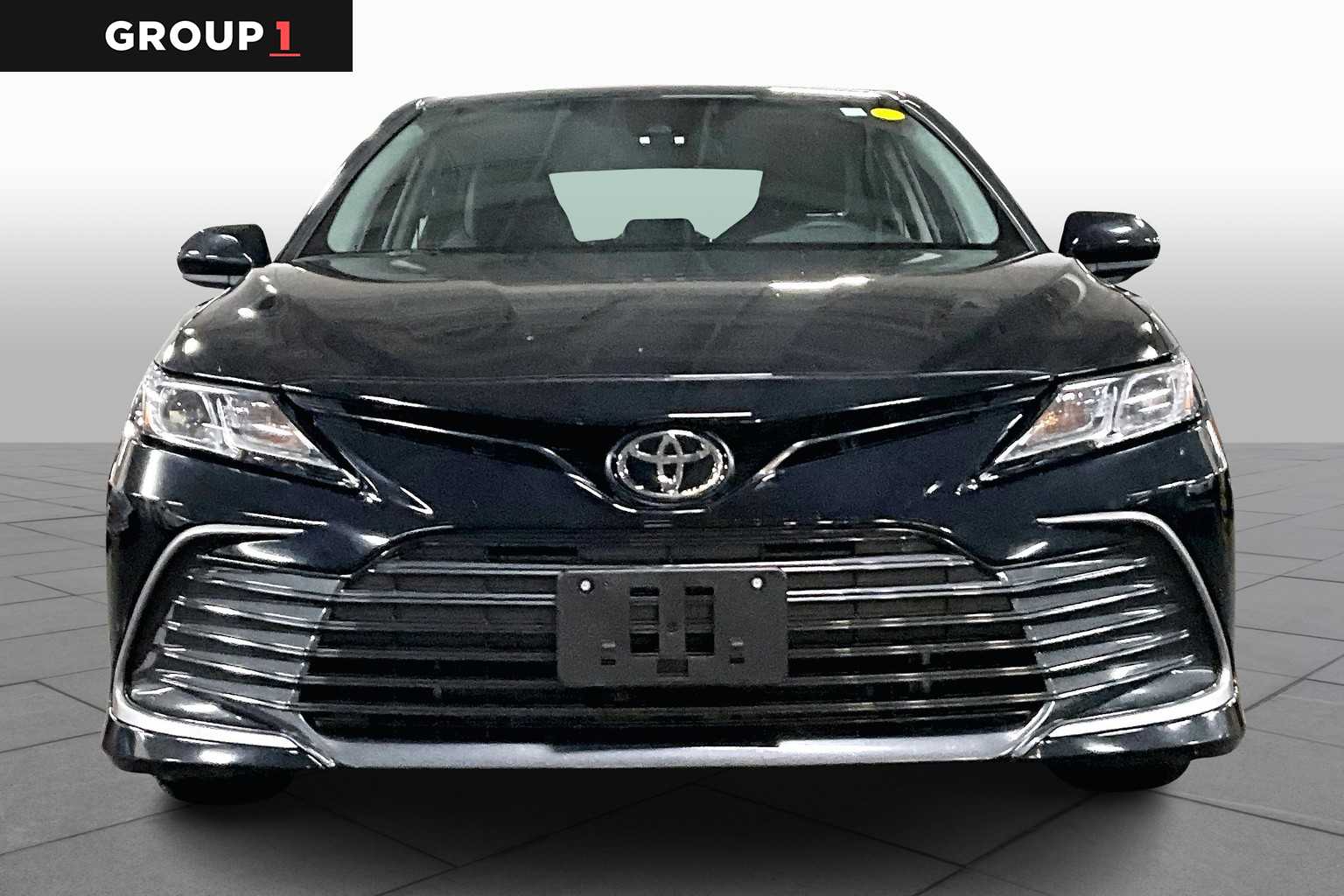 2022 Toyota Camry LE photo 3
