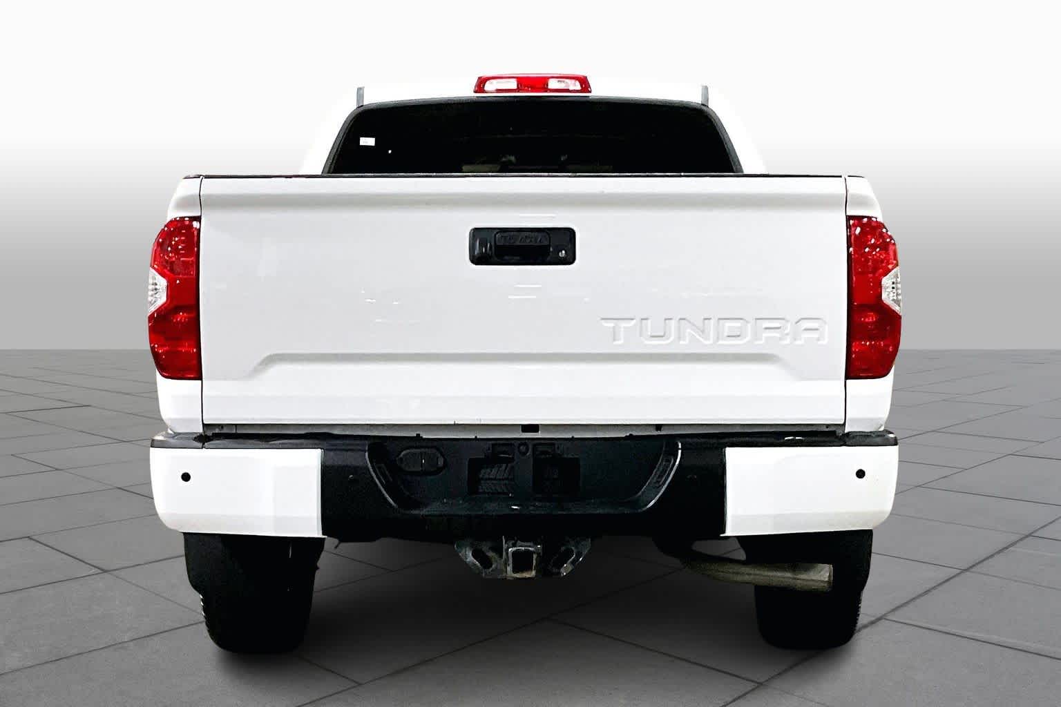 2017 Toyota Tundra Platinum CrewMax photo 4