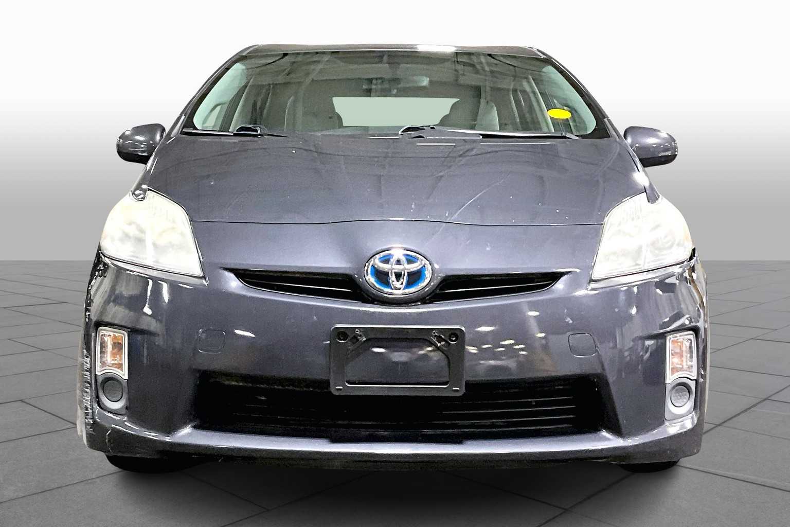 2010 Toyota Prius Three photo 3