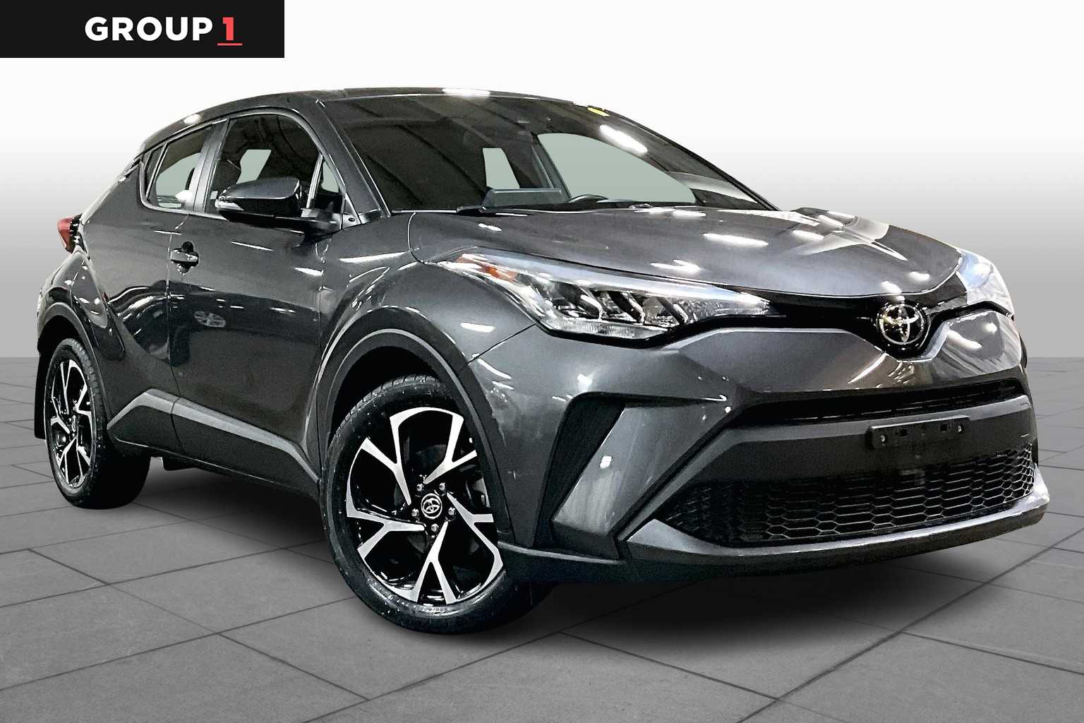 2020 Toyota C-HR XLE photo 2