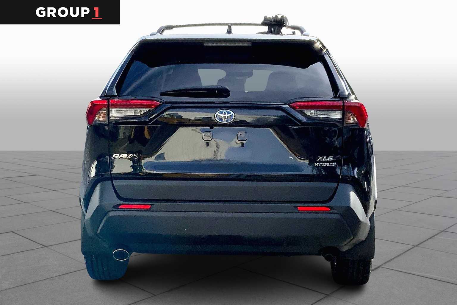 2021 Toyota RAV4 Hybrid XLE photo 4