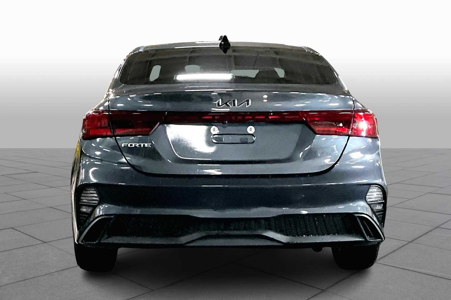 2024 Kia Forte LXS photo 4