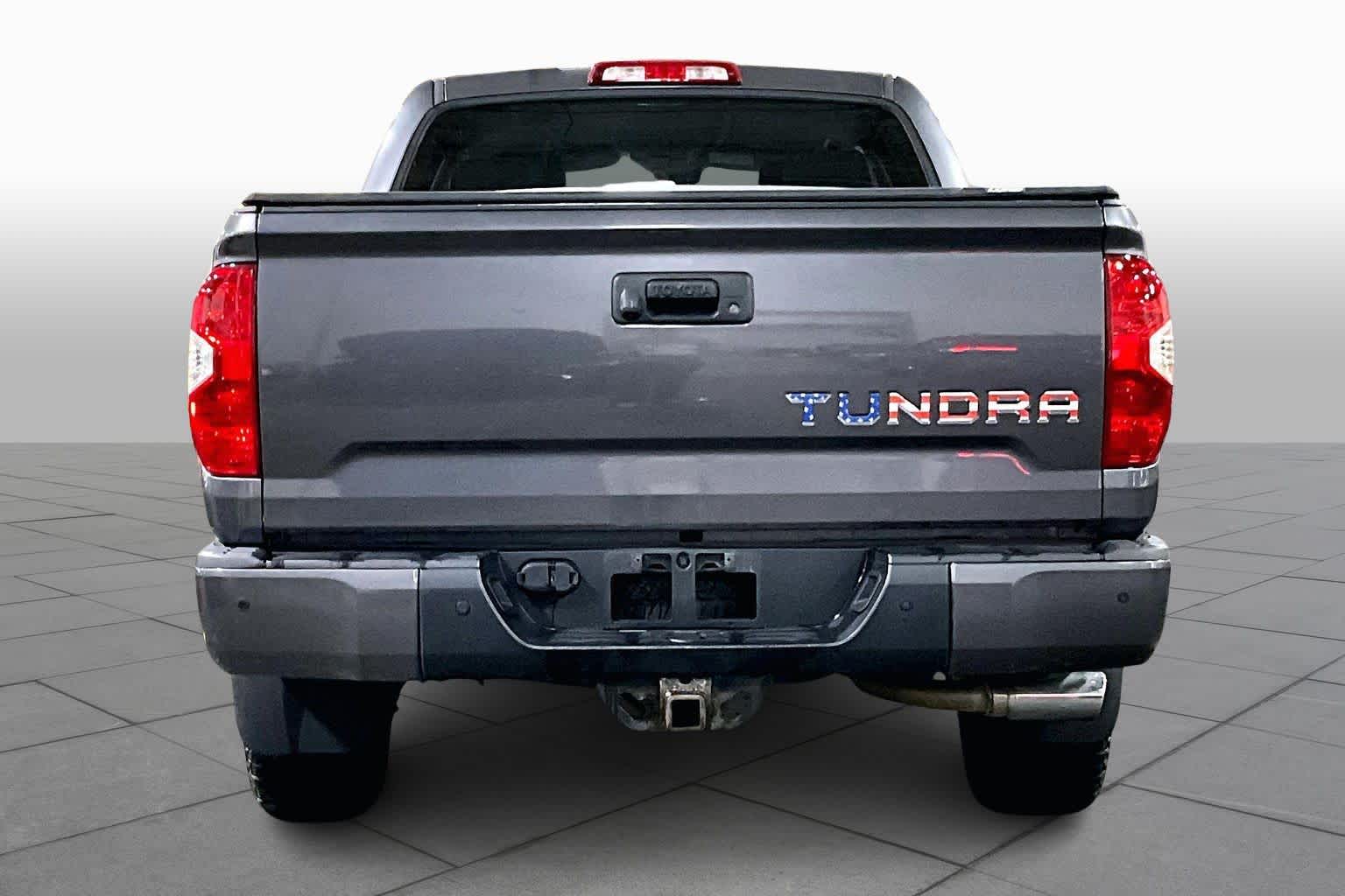2018 Toyota Tundra SR5 CrewMax photo 4