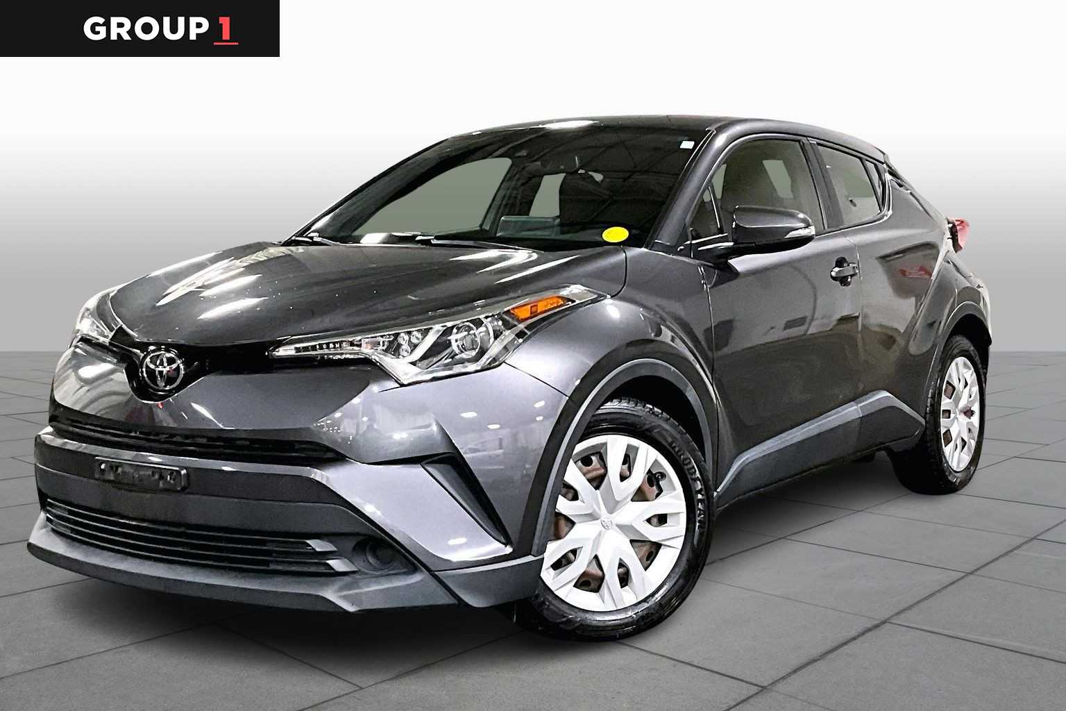 2019 Toyota C-HR LE's photo