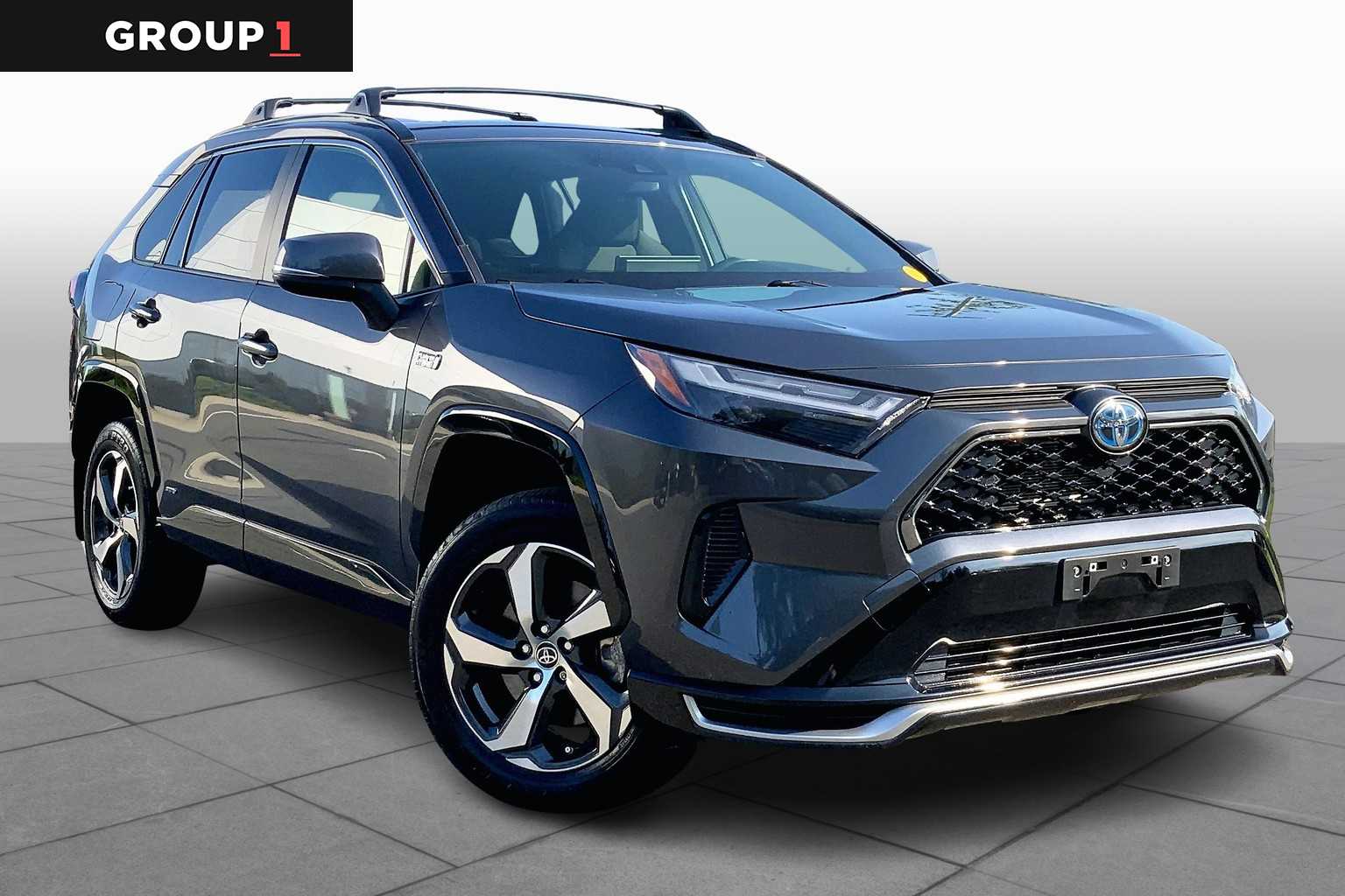 2022 Toyota RAV4 Prime SE photo 2