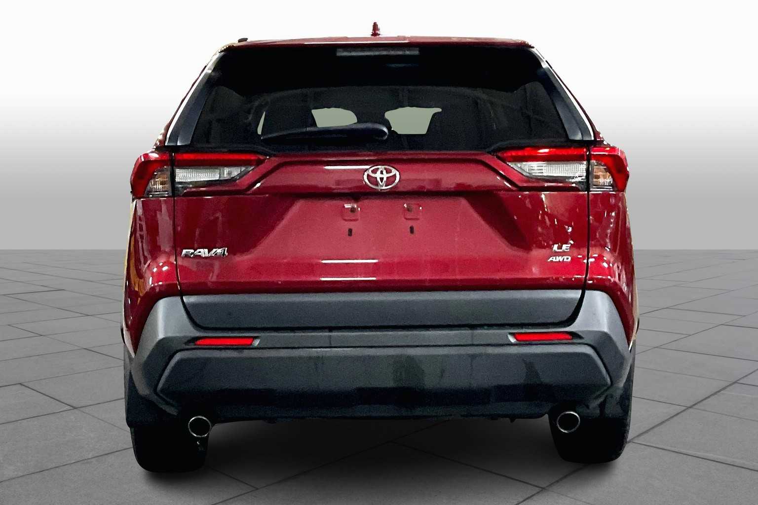 2019 Toyota RAV4 LE photo 4