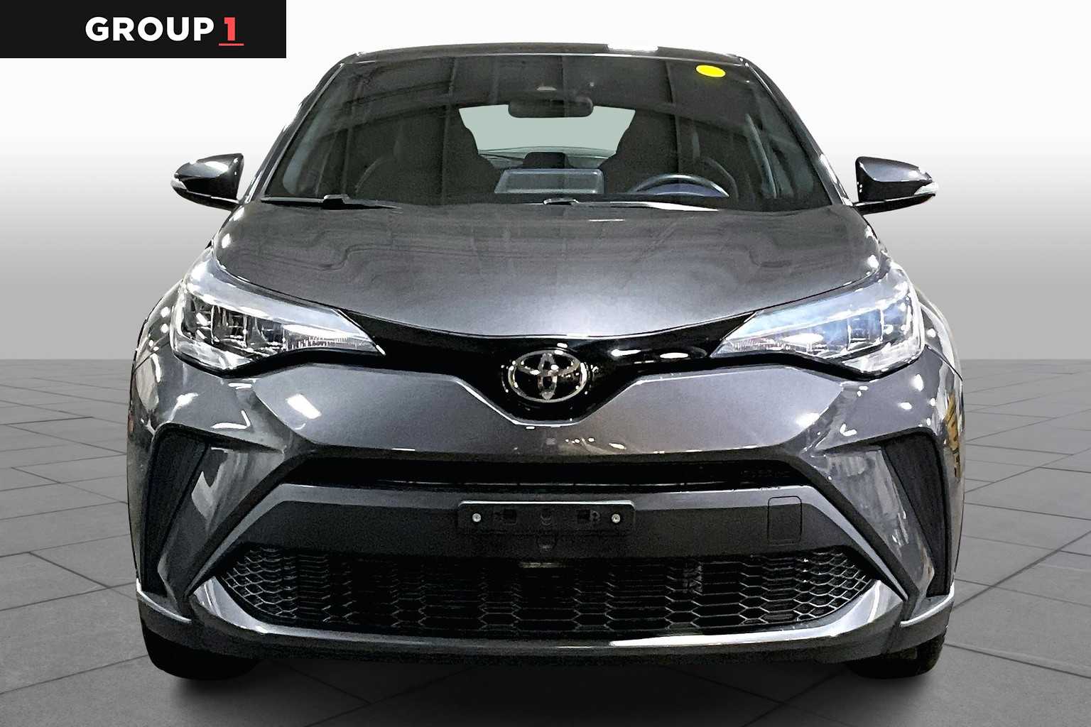 2020 Toyota C-HR XLE photo 3