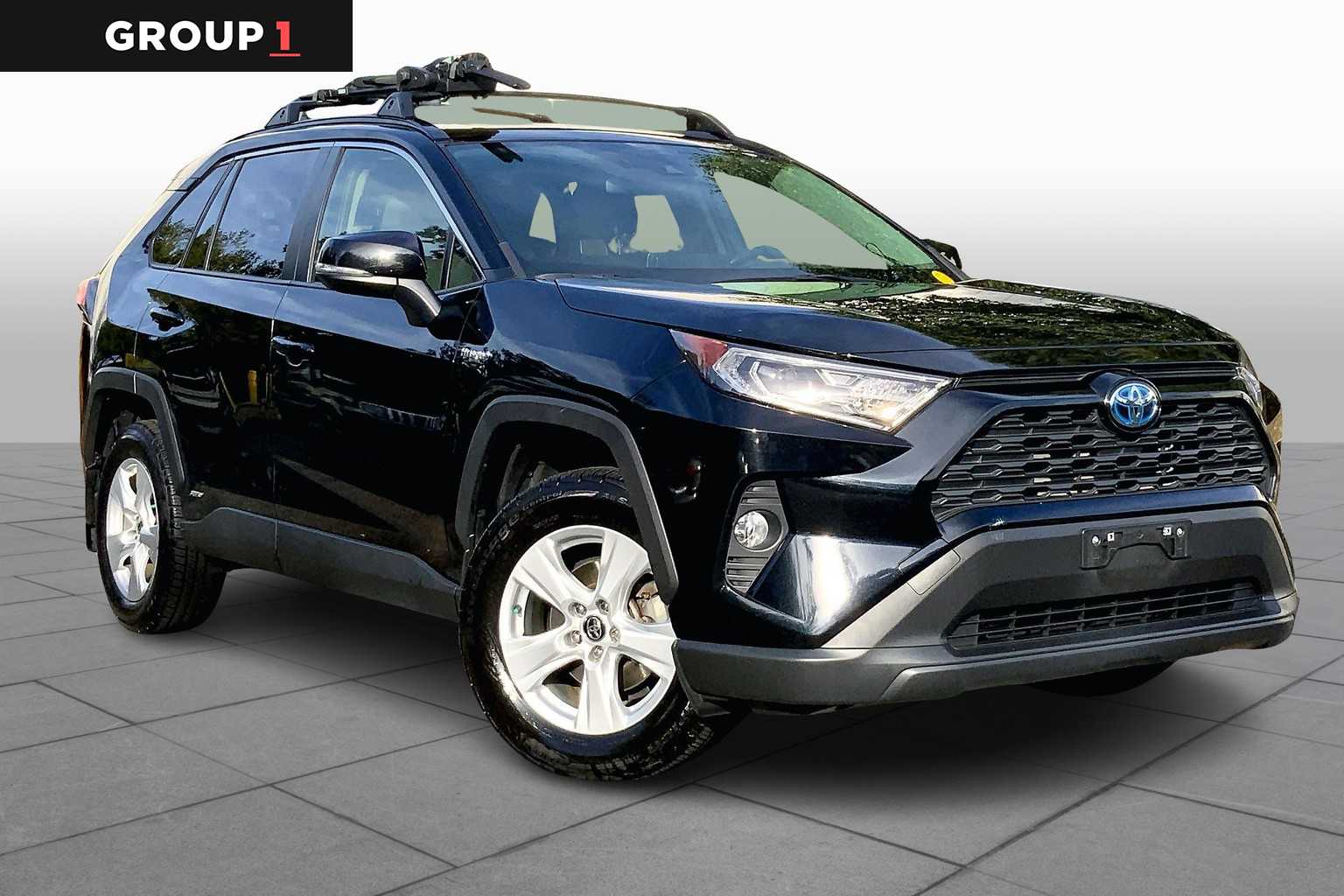 2021 Toyota RAV4 Hybrid XLE photo 2