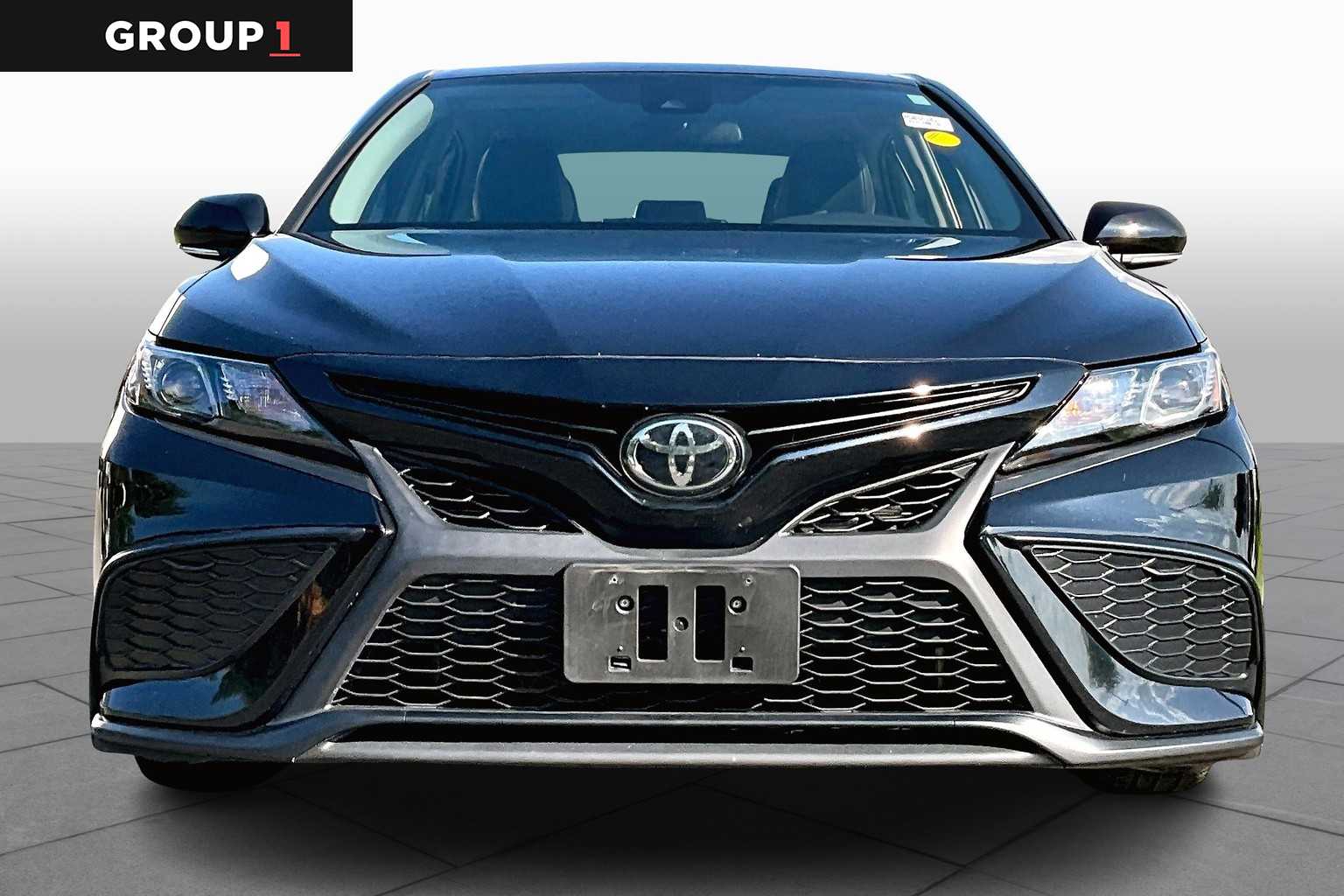 2023 Toyota Camry SE photo 3