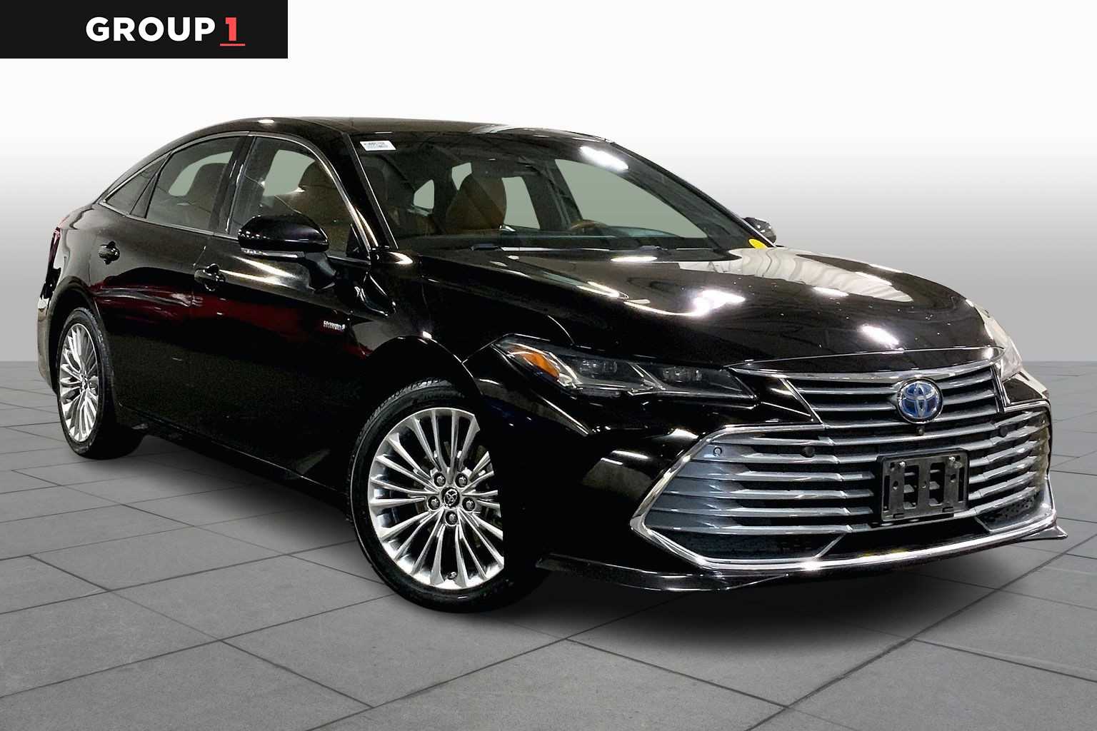 2019 Toyota Avalon Hybrid Limited photo 2