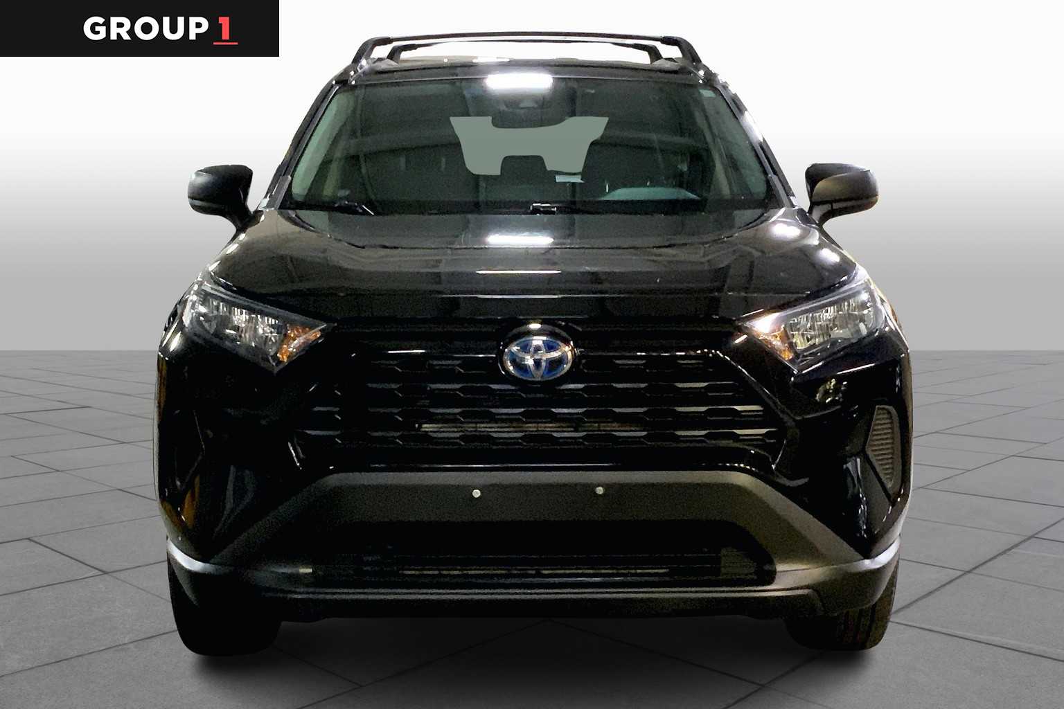 2021 Toyota RAV4 Hybrid LE photo 3
