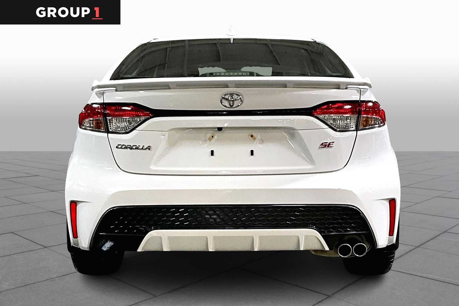 2022 Toyota Corolla SE photo 3