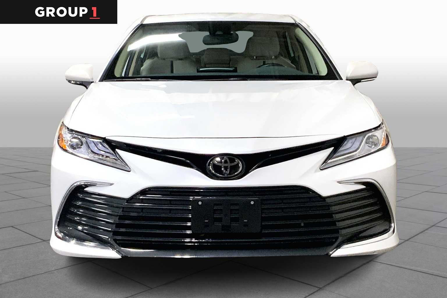 2023 Toyota Camry XLE photo 3