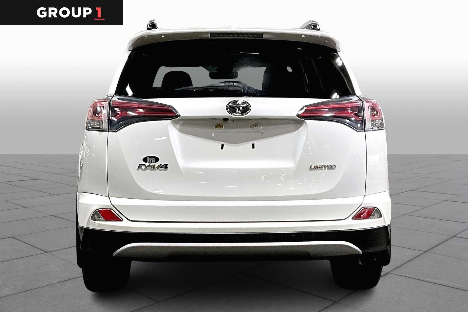 2016 Toyota RAV4 Limited photo 3