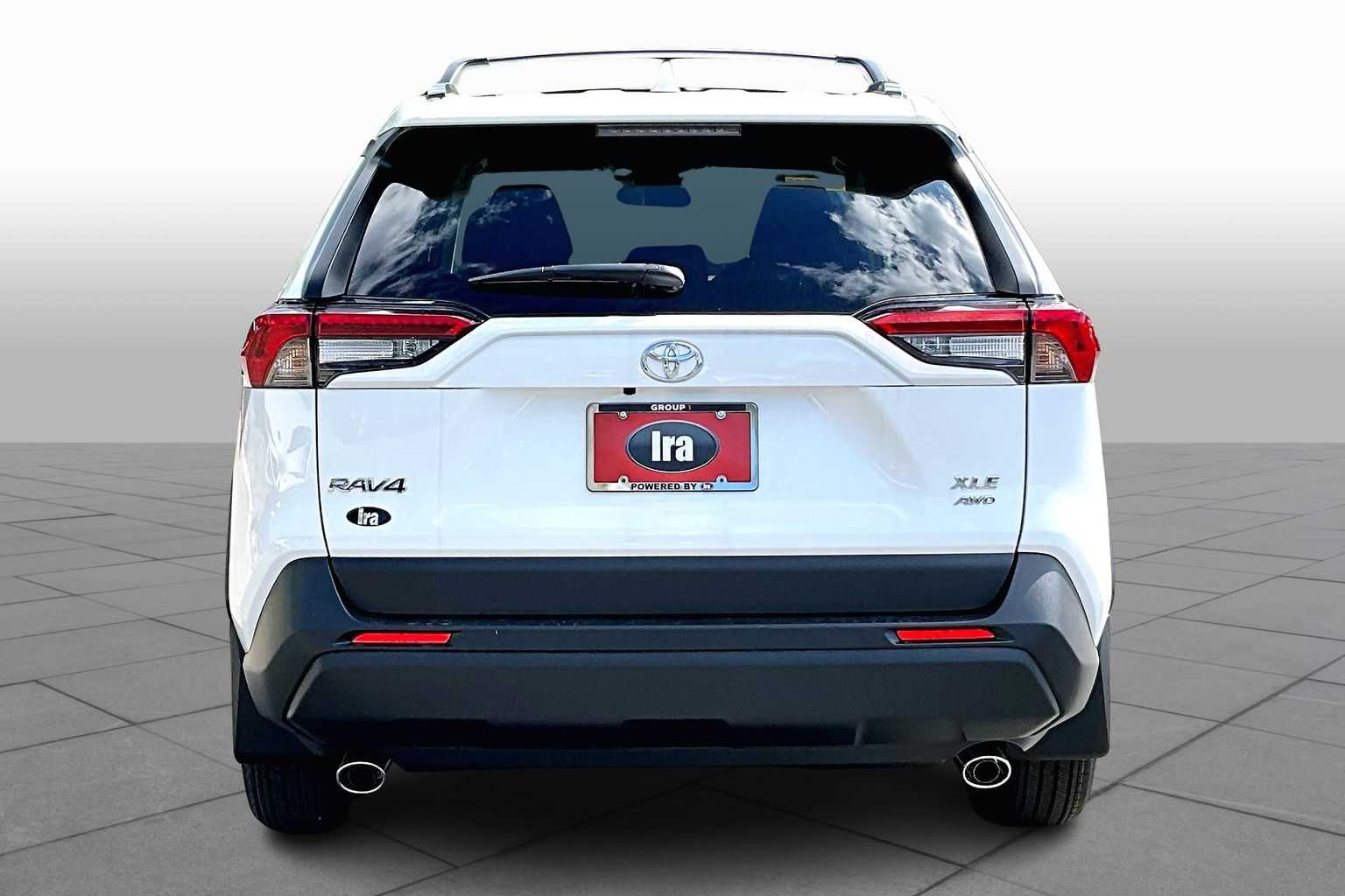 2025 Toyota RAV4 XLE photo 4